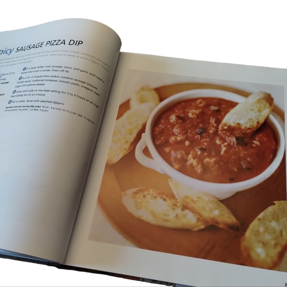 Slow Cooker Cookbook Better Homes and Gardens Family Dinners Hardcover - Picture 2 of 9